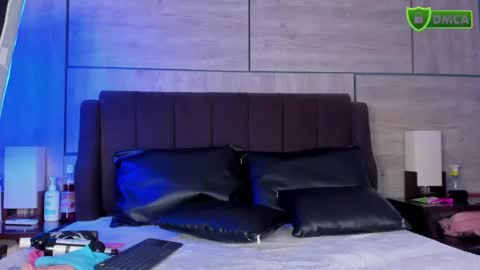 LizzySato online show from 04-25-26, 06:49