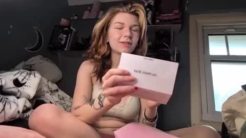 lizzybunny online show from 12-27-24, 02:01