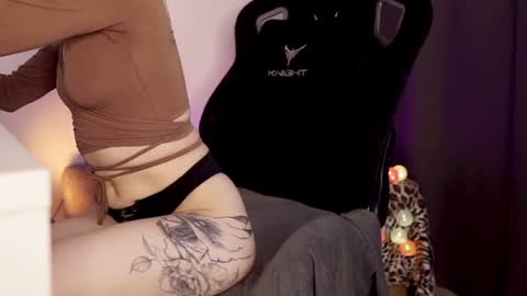 Mila online show from 06-14-26, 12:41