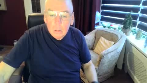 Snapshot of loebet chatting on 12-18-24, 02:38 Loebet online show from 12-18-24, 02:38