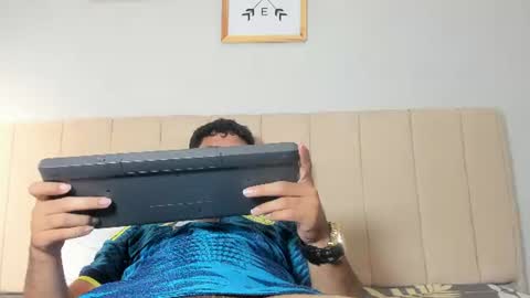 Snapshot of logan_9_ chatting on 06-24-26, 05:28 logan online show from 06-24-26, 05:28