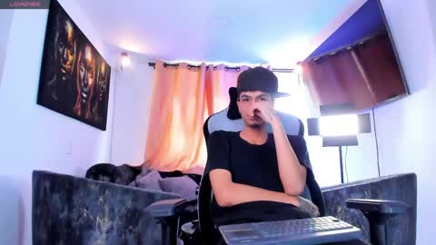 Snapshot of logan_crown chatting on 06-08-26, 01:55 logan_crown online show from 06-08-26, 01:55
