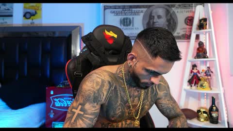 logan_hugh8 online show from 12-19-24, 05:40