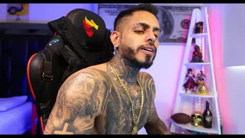 logan_hugh8 online show from 12-21-24, 08:10