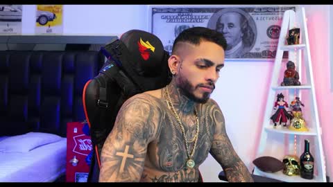 logan_hugh8 online show from 12-22-24, 05:21