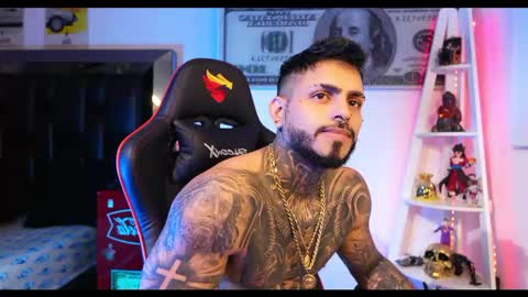 logan_hugh8 online show from 03-03-25, 10:17