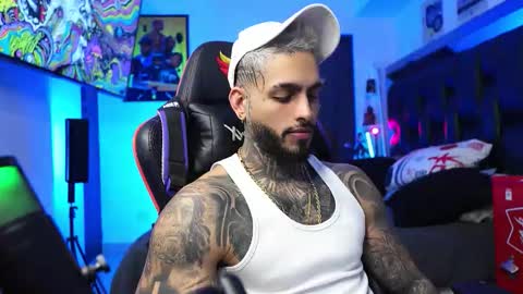 logan_hugh8 online show from 02-06-26, 02:49