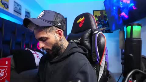 logan_hugh8 online show from 02-24-26, 08:56