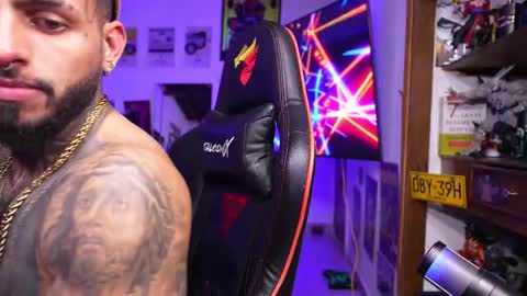 logan_hugh8 online show from 03-13-26, 01:45