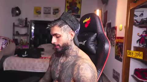 logan_hugh8 online show from 06-10-26, 10:25