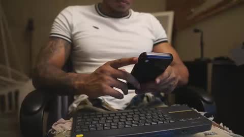 logan_varela online show from 07-08-26, 12:42