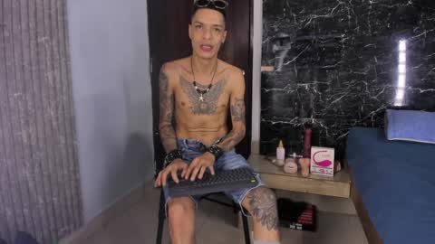 logan_wollff online show from 04-07-26, 07:58