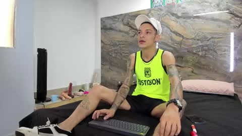 logan_wollff online show from 04-15-26, 08:09