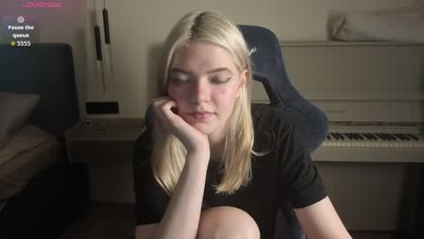 Snapshot of logandrive chatting on 07-16-26, 04:57 Logan and Katana online show from 07-16-26, 04:57