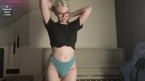 Snapshot of logandrive chatting on 07-19-26, 04:54 Logan and Katana online show from 07-19-26, 04:54