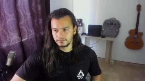 Snapshot of loganhot22 chatting on 01-19-25, 04:36 Logan online show from 01-19-25, 04:36