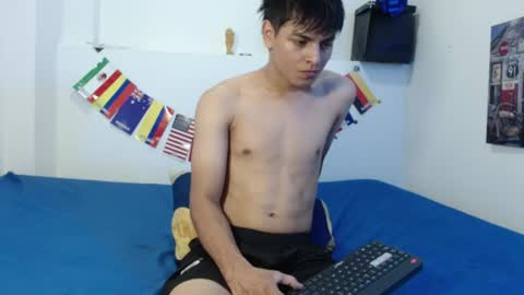 Snapshot of loganjhonson19 chatting on 07-11-26, 11:17 loganjhonson19 online show from 07-11-26, 11:17
