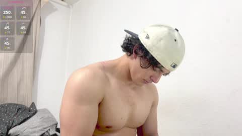 Snapshot of logann_x3 chatting on 06-13-26, 04:54 Logan online show from 06-13-26, 04:54