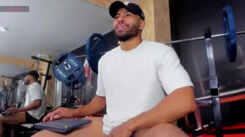 Snapshot of logansimmons chatting on 09-15-25, 02:33 U can call me Logan online show from 09-15-25, 02:33