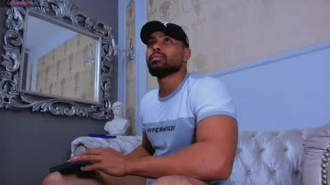 Snapshot of logansimmons chatting on 10-06-25, 03:26 U can call me Logan online show from 10-06-25, 03:26