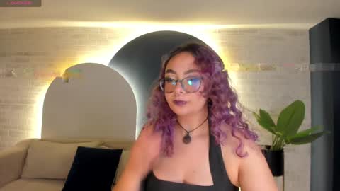 Snapshot of loiseharper chatting on 05-06-26, 04:19 Loise online show from 05-06-26, 04:19