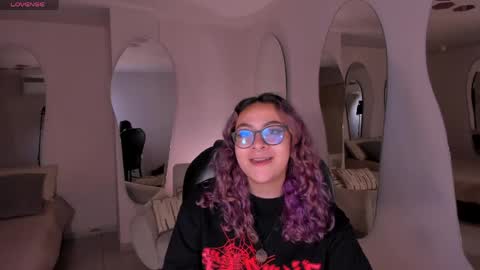 Snapshot of loiseharper chatting on 05-18-26, 05:13 Loise online show from 05-18-26, 05:13