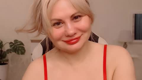  Lola  online show from 11-18-25, 05:23