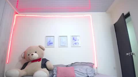 Lola Calypso online show from 04-06-26, 04:46