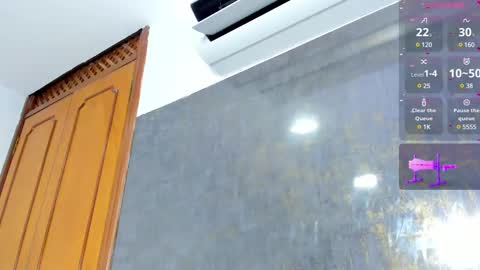 lola online show from 02-15-25, 11:28