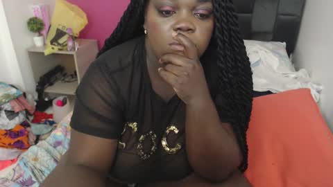 Snapshot of lola_honney chatting on 01-17-25, 02:08 lola_honney online show from 01-17-25, 02:08