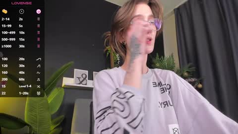 Snapshot of lola_missy chatting on 01-01-25, 03:03 Lola online show from 01-01-25, 03:03