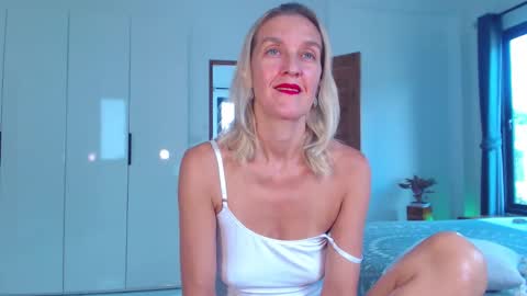 Lola online show from 02-03-26, 06:00