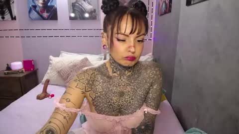 Lola online show from 07-10-26, 09:06