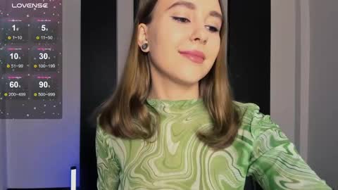 Snapshot of lolabunnyz chatting on 02-26-25, 06:54 Lola3 online show from 02-26-25, 06:54