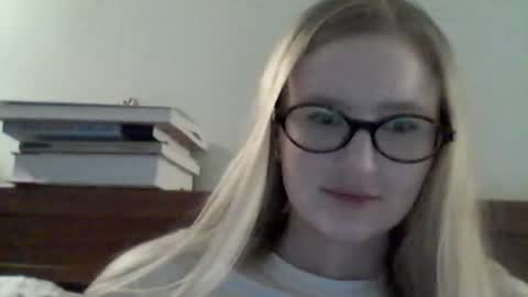 Snapshot of lolaglamour_ chatting on 06-23-26, 06:28 lolaglamour_ online show from 06-23-26, 06:28