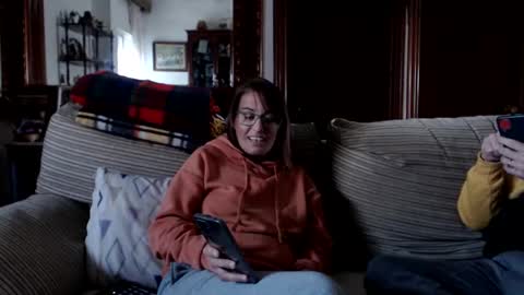 Snapshot of lolahueso chatting on 02-04-25, 04:18 LOLA HUESO y ERIC online show from 02-04-25, 04:18