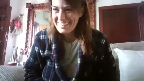 Snapshot of lolahueso chatting on 03-01-25, 09:40 LOLA HUESO y ERIC online show from 03-01-25, 09:40