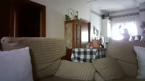 Snapshot of lolahueso chatting on 03-06-25, 08:30 LOLA HUESO y ERIC online show from 03-06-25, 08:30