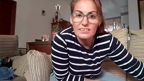 Snapshot of lolahueso chatting on 09-30-25, 08:30 LOLA HUESO y ERIC online show from 09-30-25, 08:30