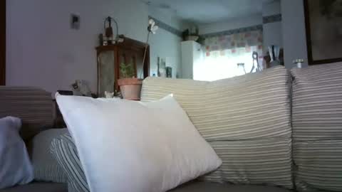 Snapshot of lolahueso chatting on 11-03-25, 09:10 LOLA HUESO y ERIC online show from 11-03-25, 09:10