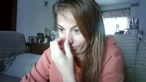 Snapshot of lolahueso chatting on 11-10-25, 09:19 LOLA HUESO y ERIC online show from 11-10-25, 09:19