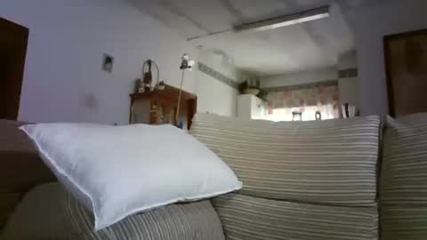 Snapshot of lolahueso chatting on 12-14-25, 10:20 LOLA HUESO y ERIC online show from 12-14-25, 10:20