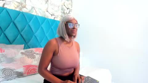 Snapshot of lolajenkiins chatting on 09-21-25, 12:51 lola online show from 09-21-25, 12:51