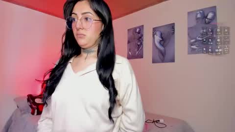 Lola online show from 12-05-25, 04:58