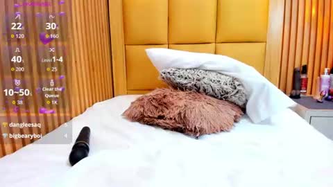 Snapshot of lolamaxi chatting on 06-25-26, 05:12 LOLA online show from 06-25-26, 05:12