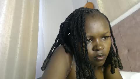 Snapshot of lolamia7 chatting on 11-06-25, 08:04 lolamia7 online show from 11-06-25, 08:04