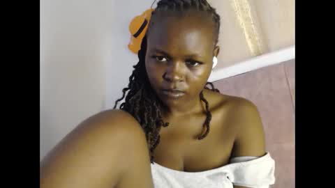 Snapshot of lolamia7 chatting on 12-03-25, 07:05 lolamia7 online show from 12-03-25, 07:05