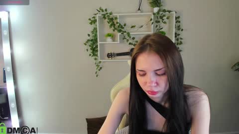 Lola online show from 11-04-25, 09:19