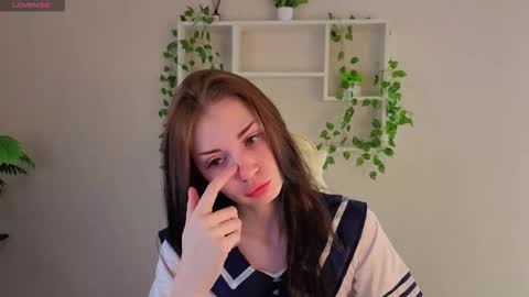 Lola online show from 11-19-25, 09:20