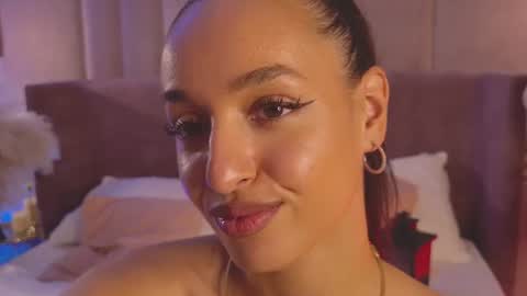 Snapshot of lolly_neal chatting on 06-17-26, 05:25 Lolly online show from 06-17-26, 05:25